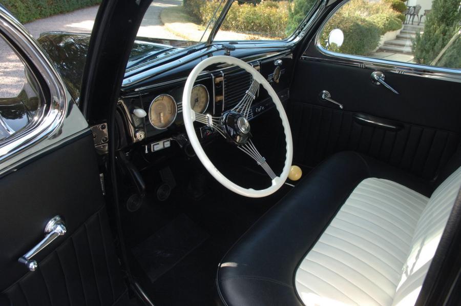  Ford DeLuxe 5-Window Coupe Custom 1939 года  (фото 10 из 11)